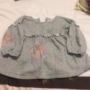 Trendy and sweet sweatshirt tunic w organza ribbon